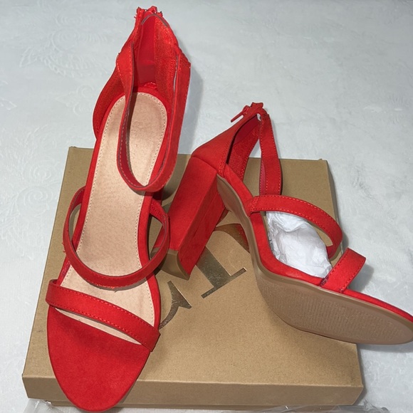 Beautiful Charlotte Russe heels - Picture 4 of 12